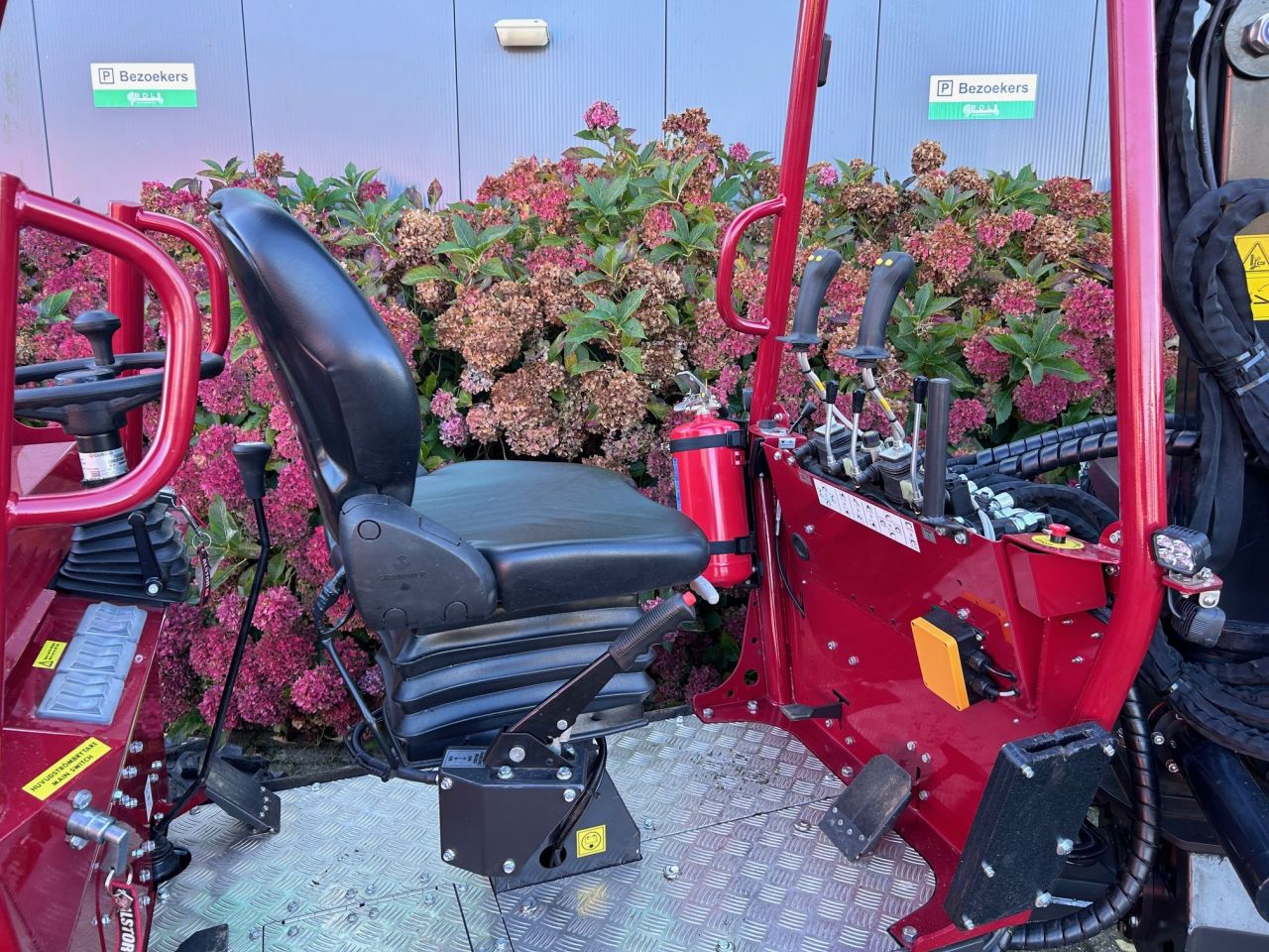 ALSTOR 822 uitrijwagen met bosbouwkraan geproduceerd in Zweden