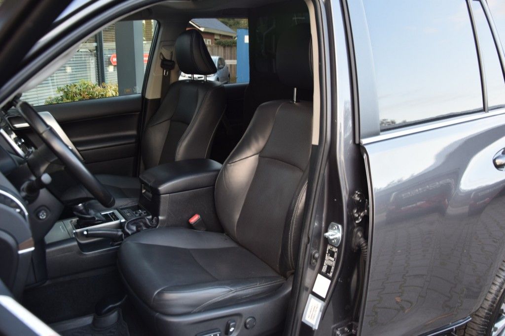 Toyota Landcruiser 150 2.8 D-4D 5DRS CHALLENGERA/T VAN