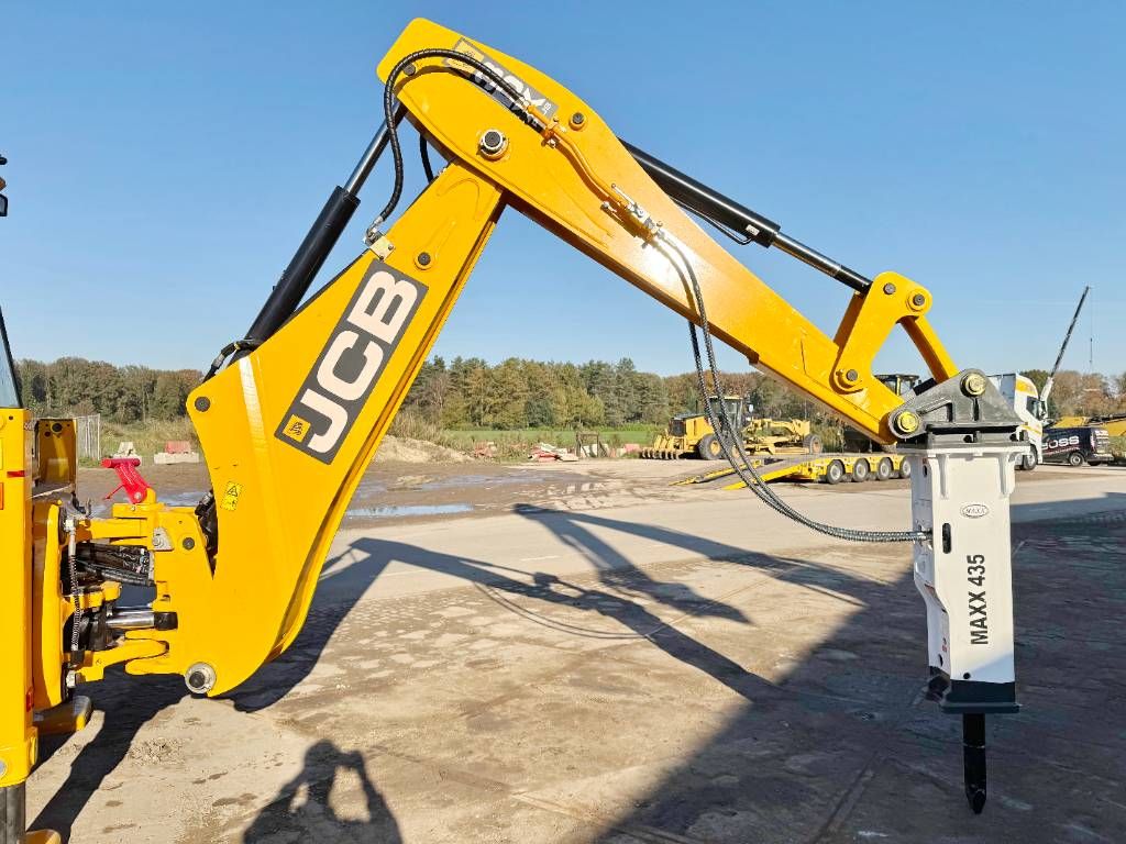 JCB 3DX / 3CX Plus 4WD - 4/1 Bucket + Hammer