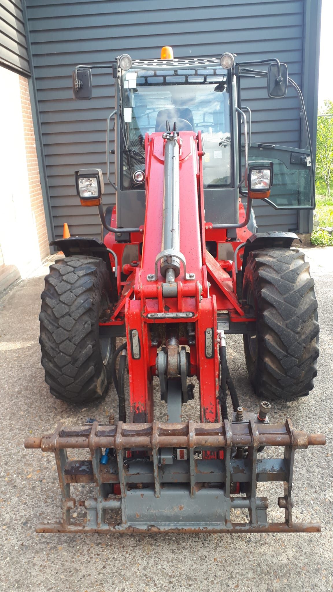 Weidemann 3070 CX80 T shovel