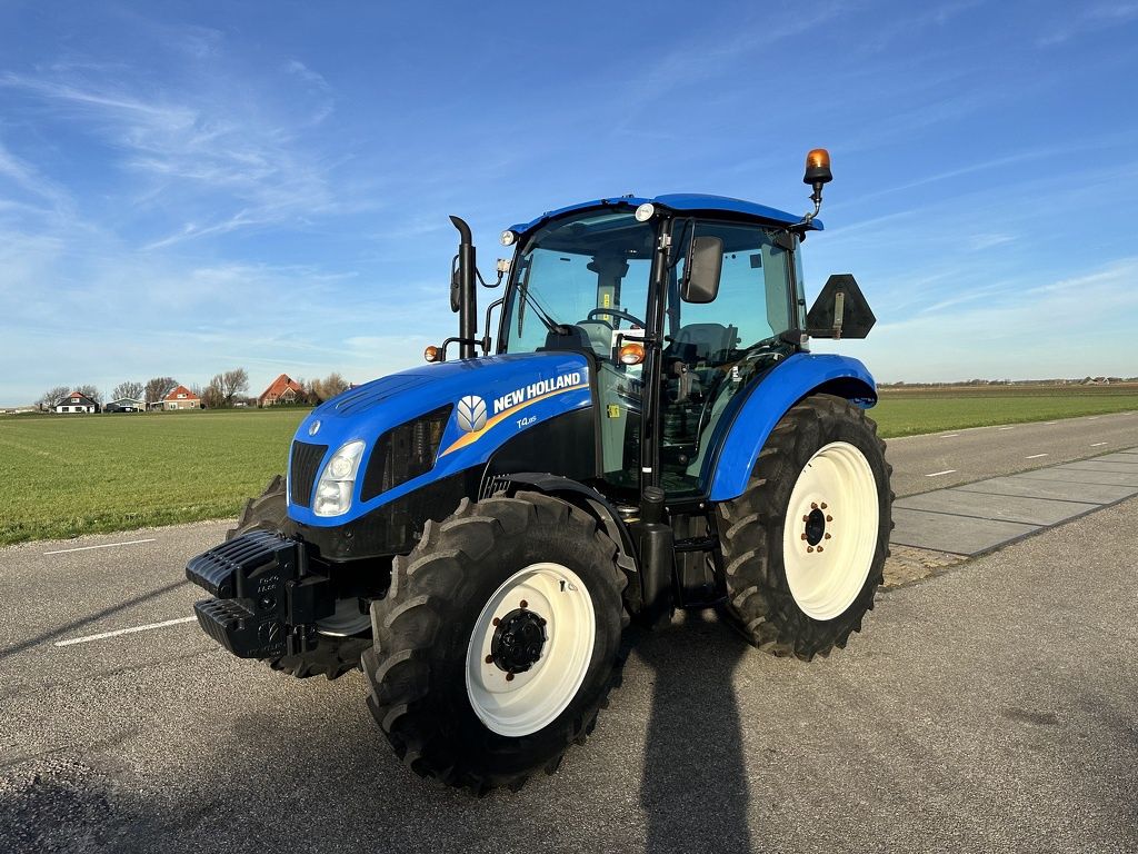 New Holland T4.85