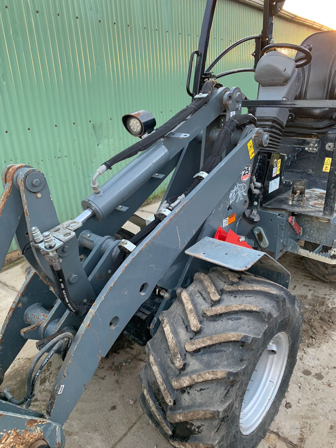 2 Giant G2700HD Xtra.