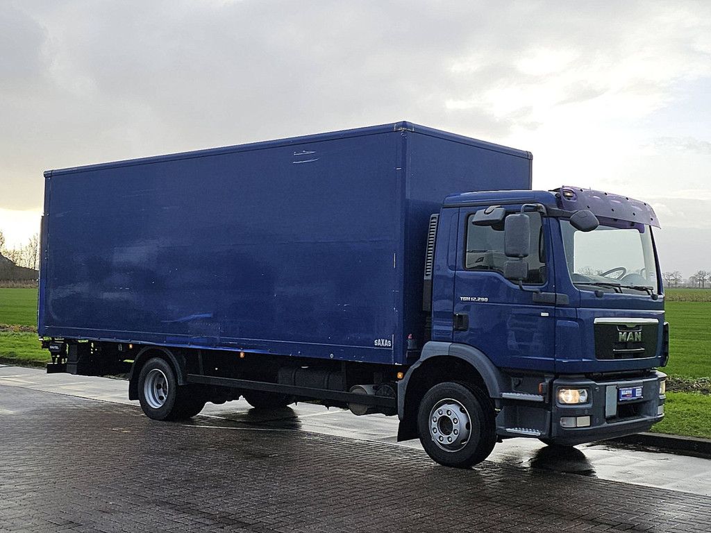 M.A.N. 12.290 TGM manual airco lift