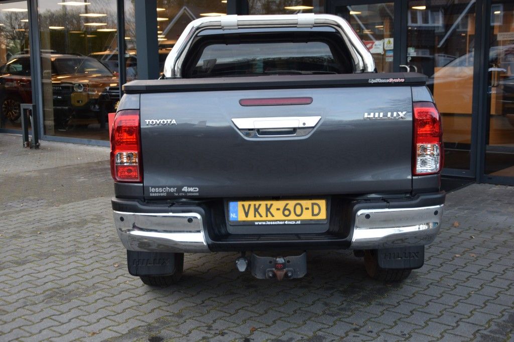 Toyota Hilux 2.8 D-4D X-TRA CAB PROFESSIONAL A/T 4WD VAN