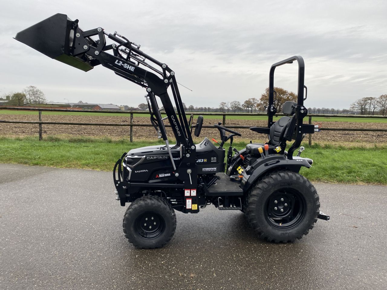 Nieuwe Captain D263H + voorlader ** € 15.555,- ex btw **