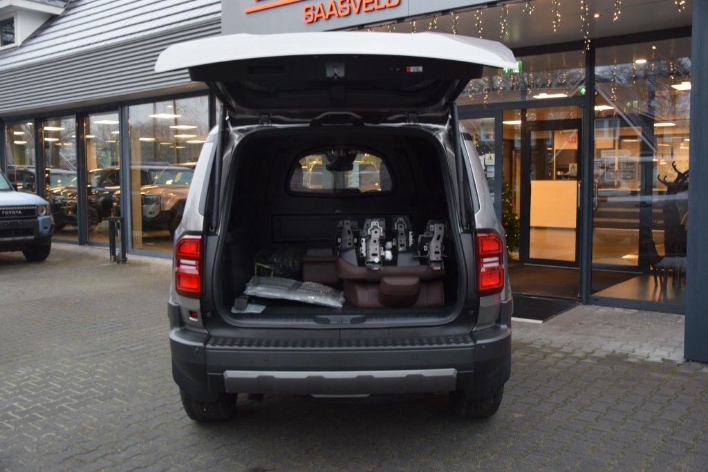 Toyota Land Cruiser 250 2.8 D-4D 5DRS PROFESSIONAL A/T VAN BPM VRIJ