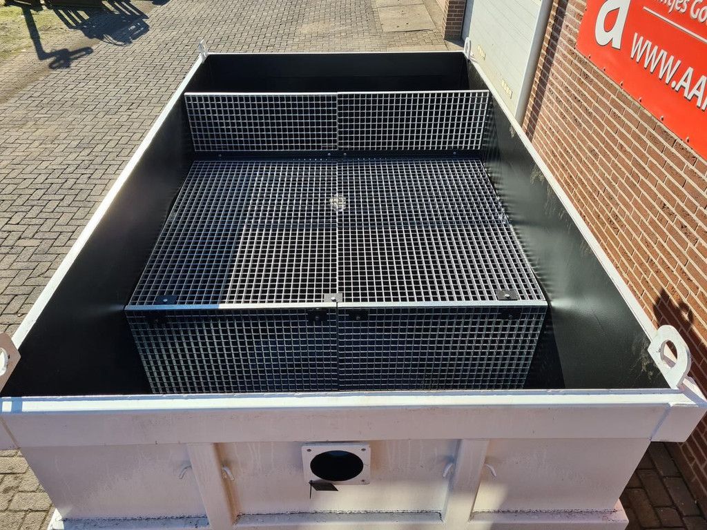 Stro ontijzerings container