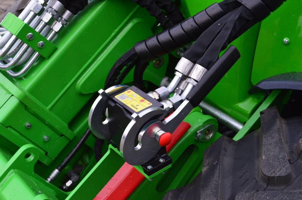 Avant 860i TDL Rental Kniklader/Shovel