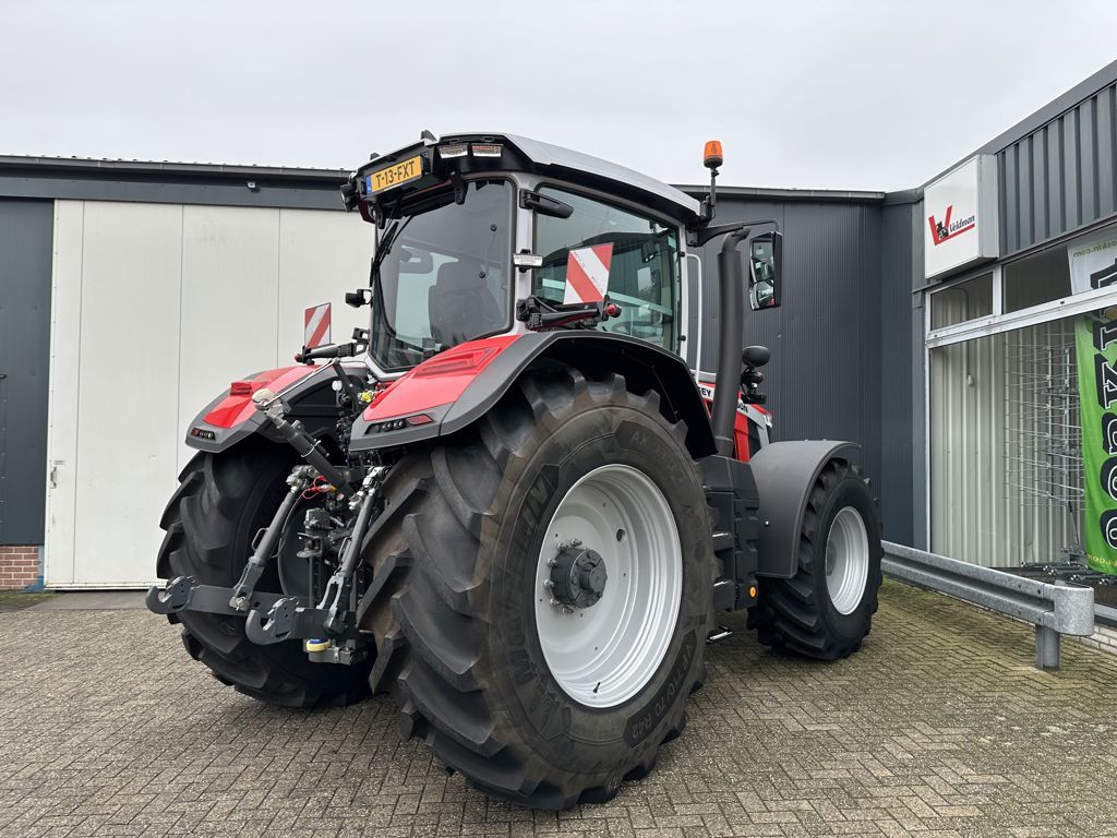 Massey Ferguson 8S.205 DYNA-VT EXCLUSIVE
