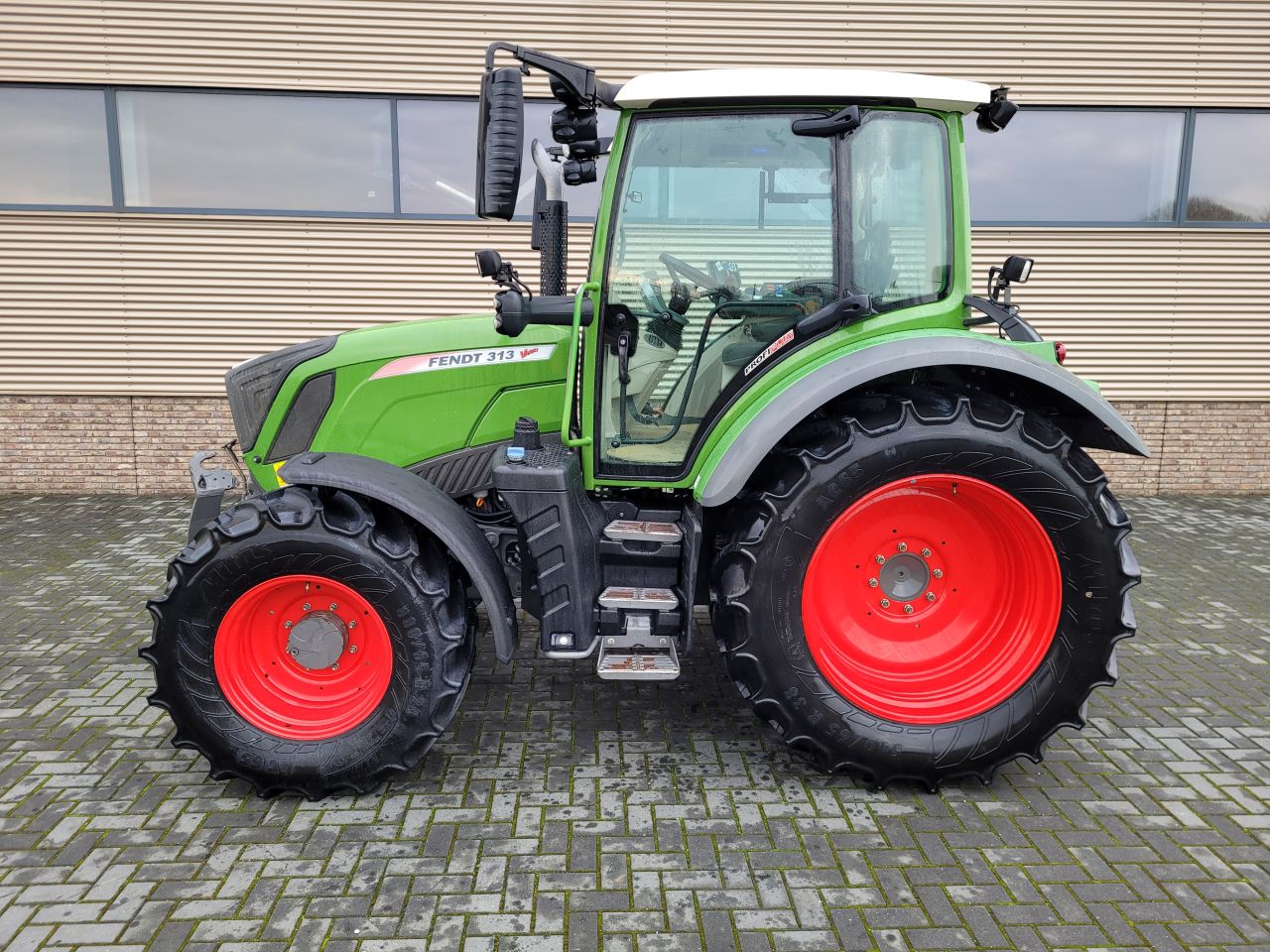 Fendt 313 vario s4 profi plus