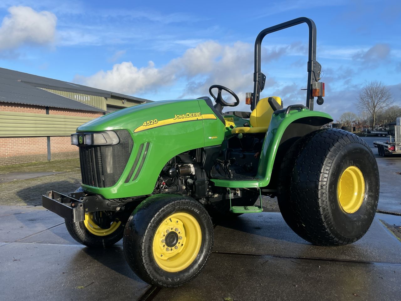 John Deere 4520