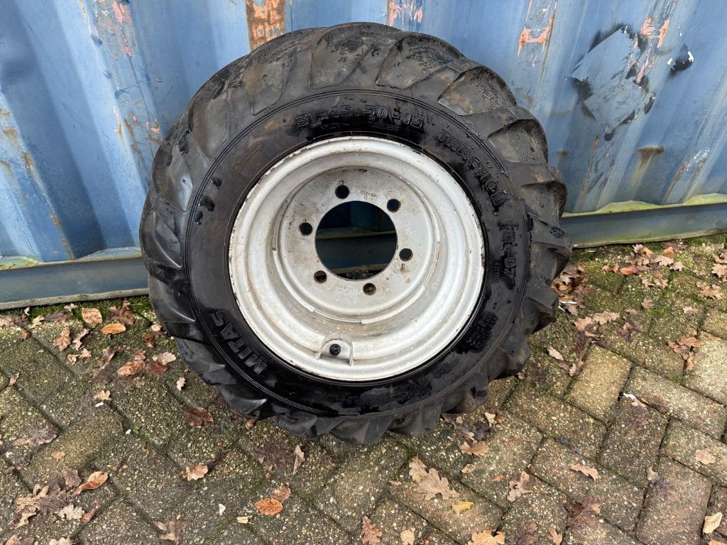 Diverse banden en sets en reserve wielen