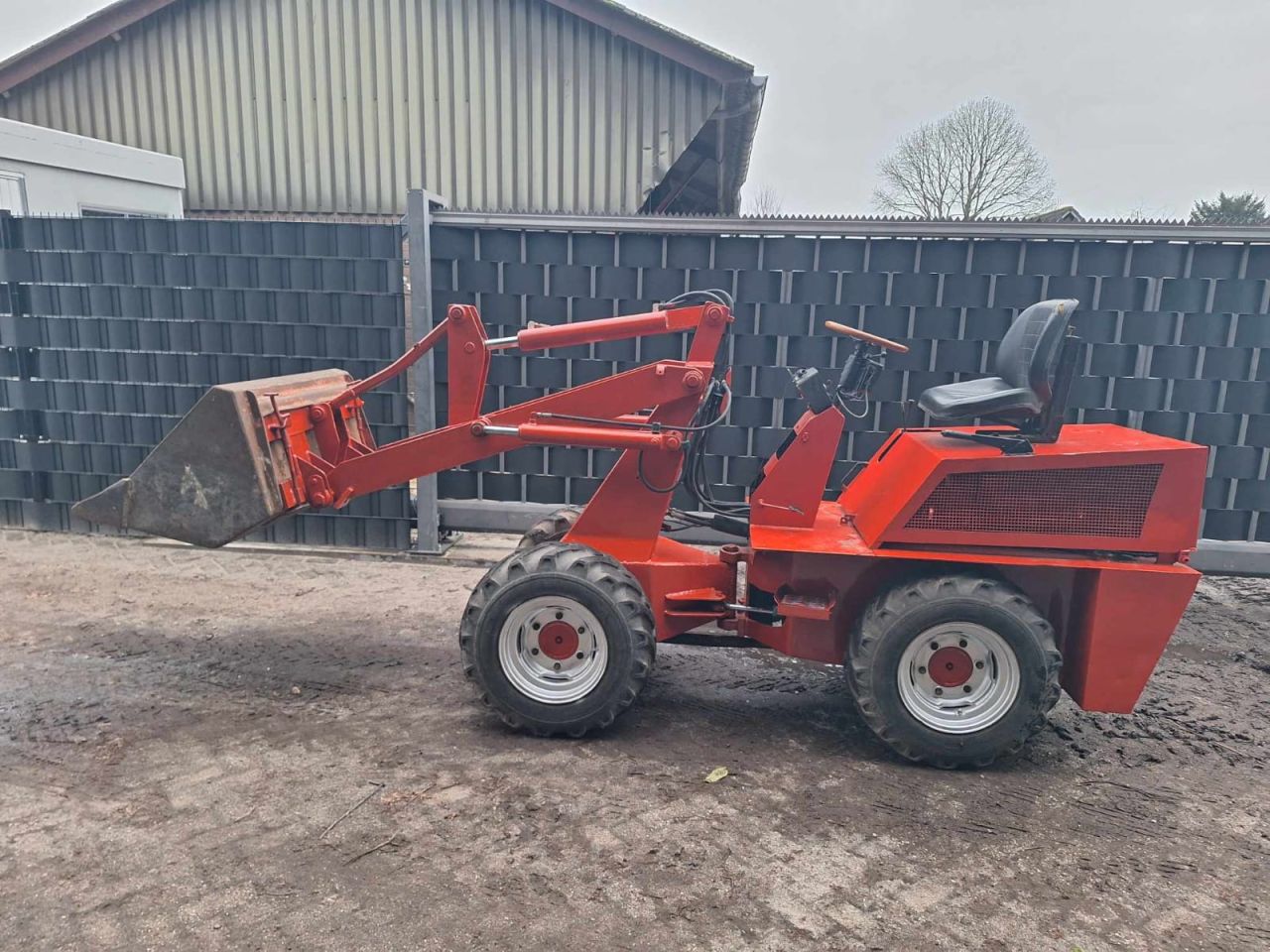 Weidemann shovel