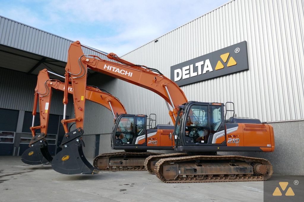 Hitachi ZX210LC-7