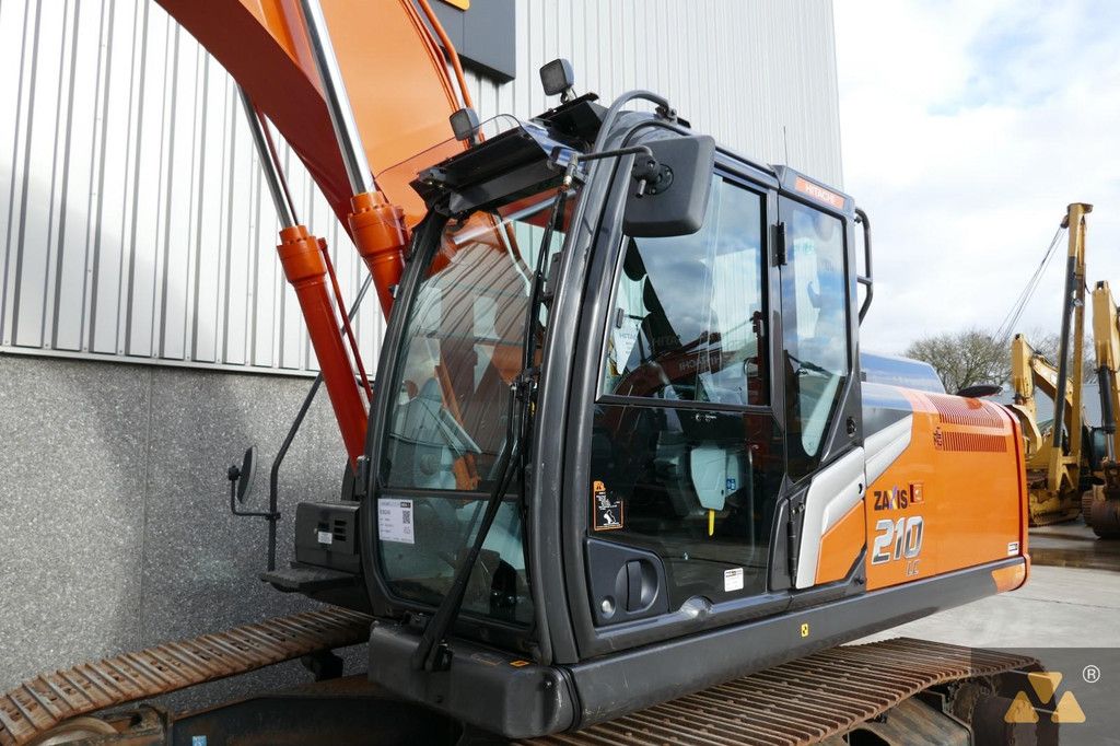 Hitachi ZX210LC-7