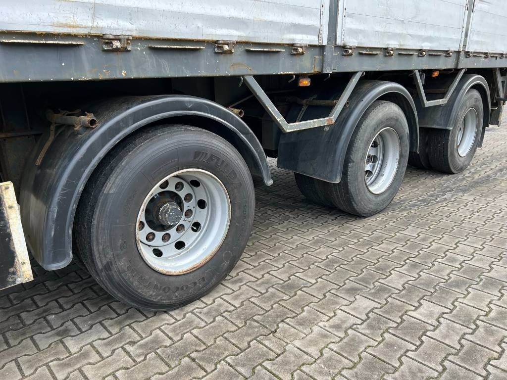 Pacton T3-003 Brick Trailer - Kennis 16000-R Crane