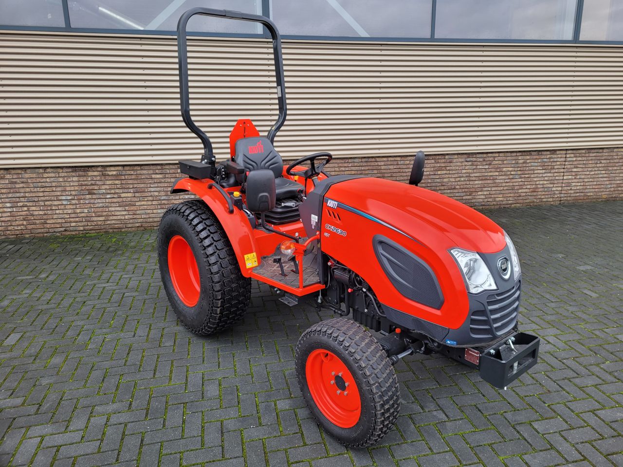 Kioti Ck 2630 hst compact trekker