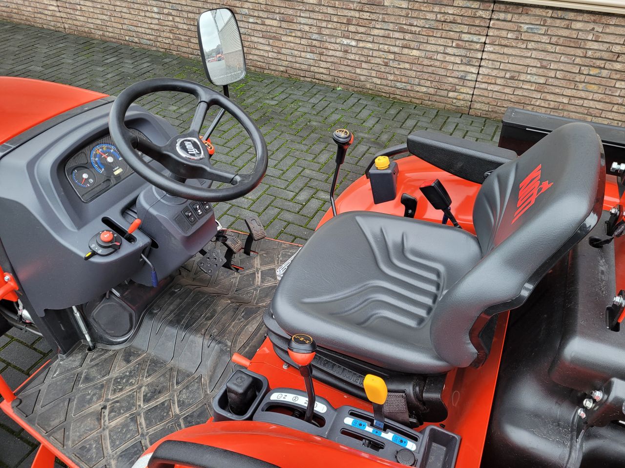 Kioti Ck 2630 hst compact trekker
