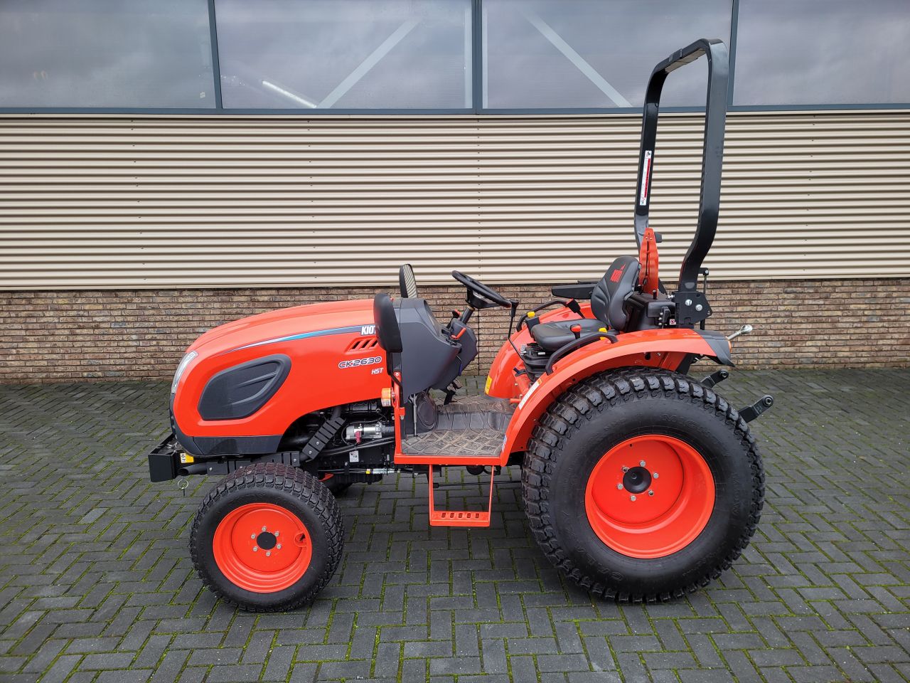 Kioti Ck 2630 hst compact trekker