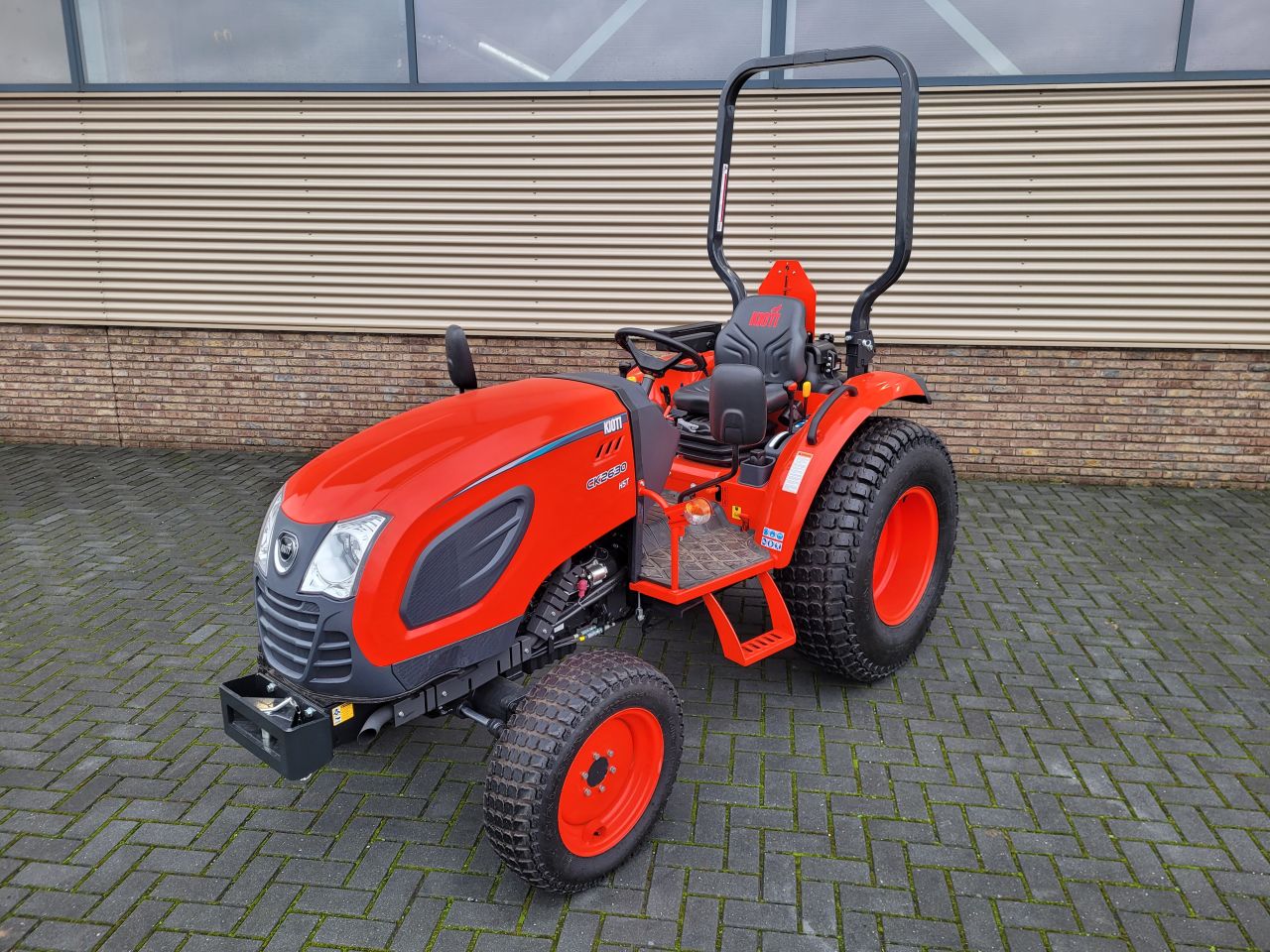 Kioti Ck 2630 hst compact trekker