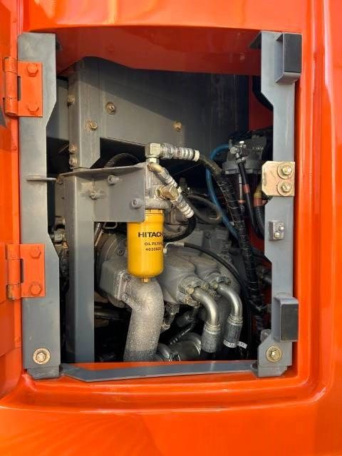 Hitachi ZX 225 US LC-5 B
