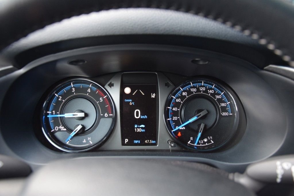 Toyota Hilux 2.8 D-4D X-TRA CAB INVINCIBLE A/T