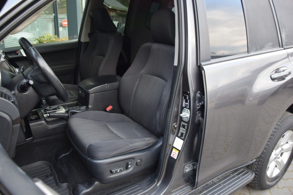 Toyota Landcruiser 150 3.0 D-4D 5DRS VX A/T VAN ( CAR DOESN'T PULL )