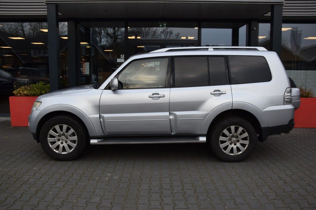 Mitsubishi Pajero 3.2 DID 5DRS A/T VAN