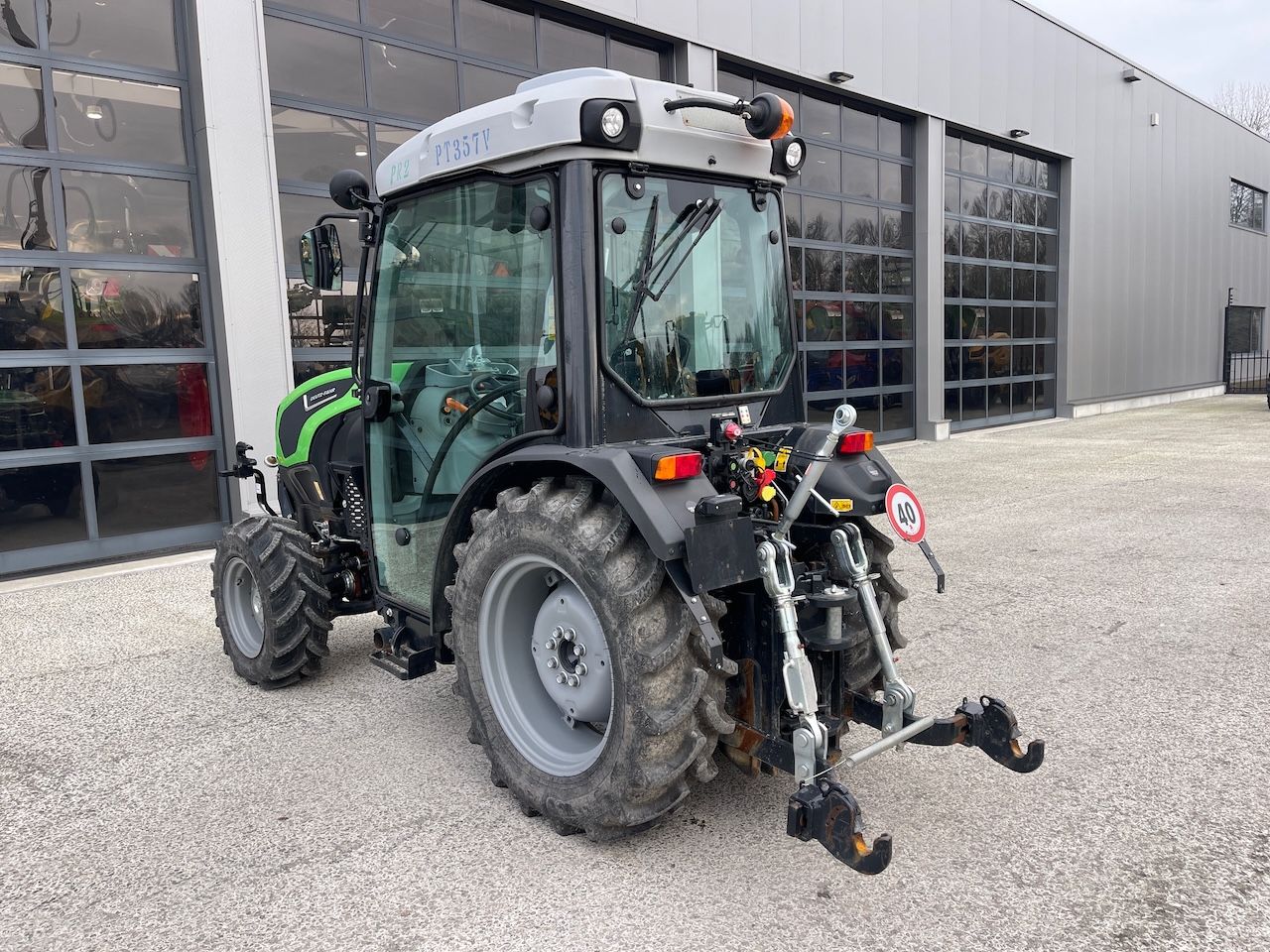 Deutz-Fahr 580DV Ecoline smalspoortrekker