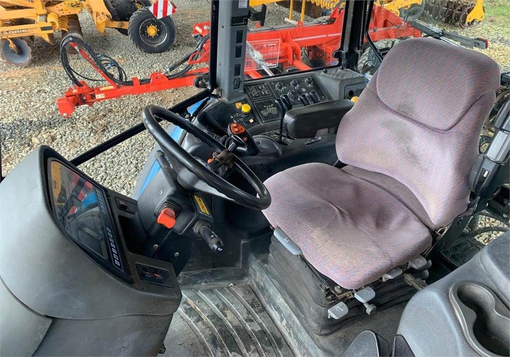 New Holland TM150