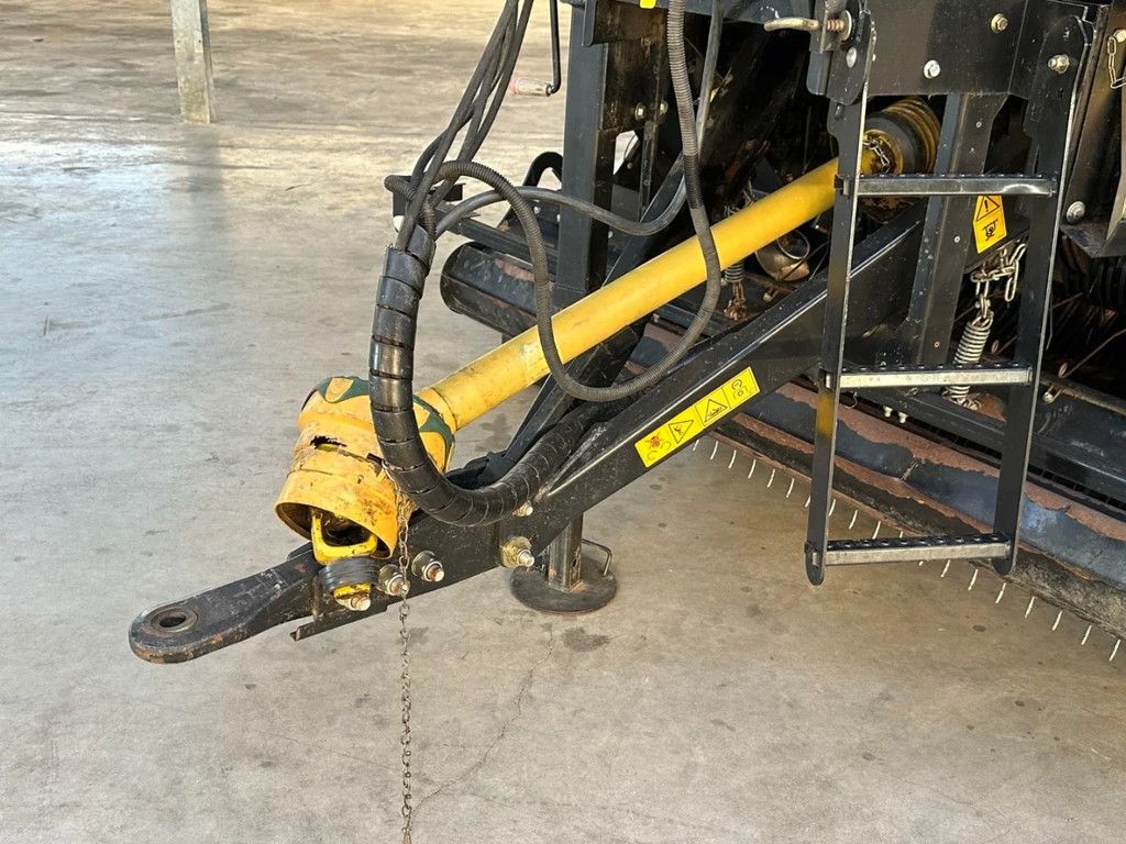 New Holland Roll baler 125