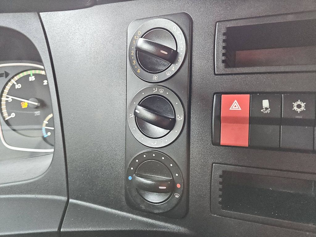 MERCEDES-BENZ ATEGO 824 atego 724