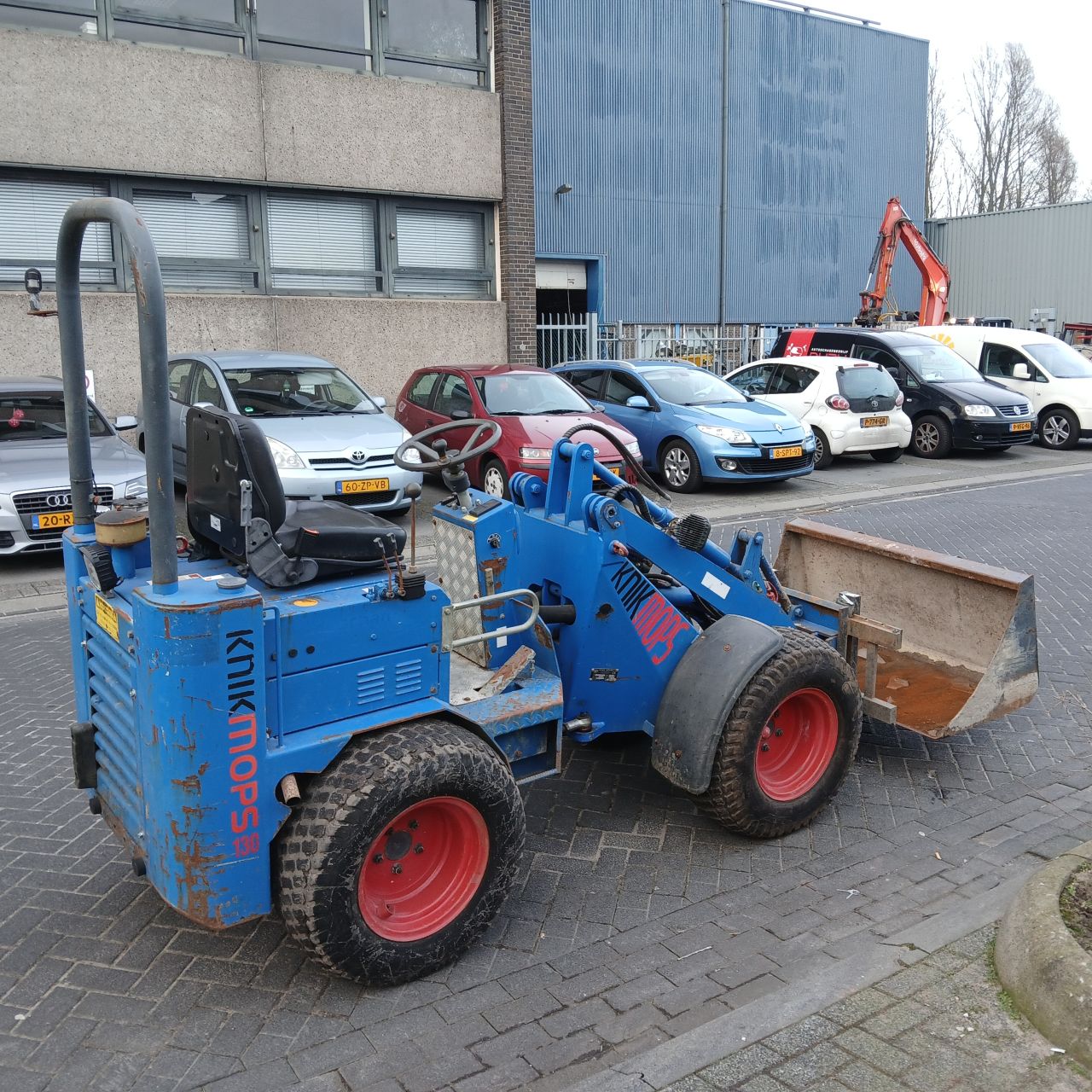 Knikmops 130 Minishovel.