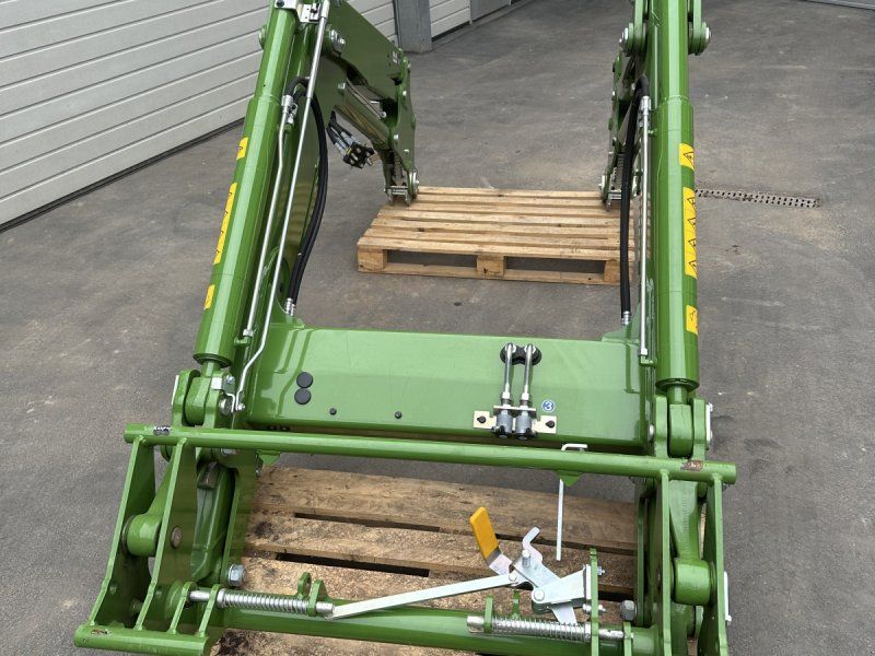 Fendt Cargo 4 x 75
