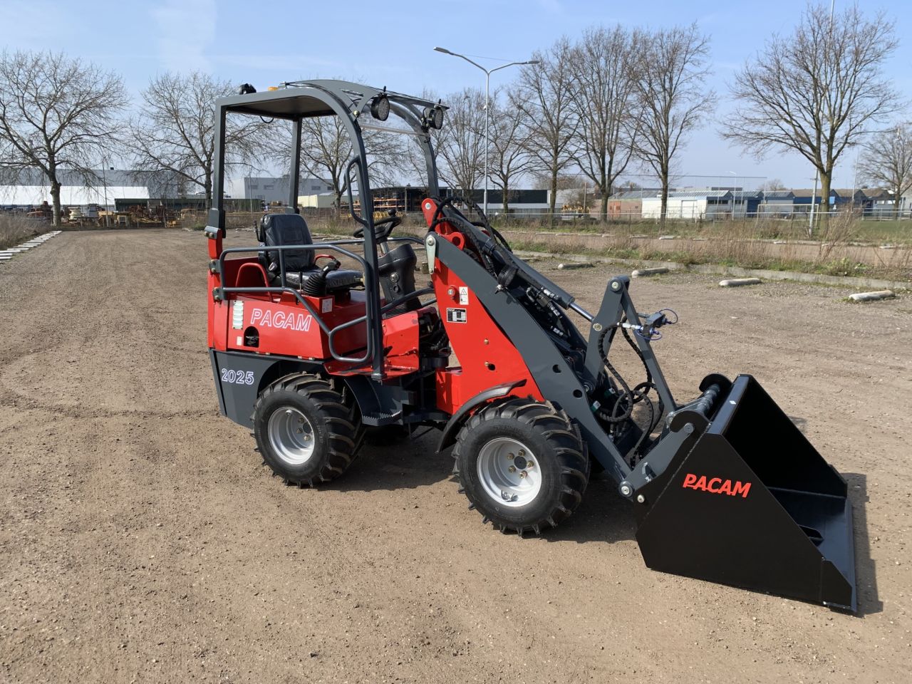 Lieferbar ab 20800 Euro PACAM 2025 Hoflader