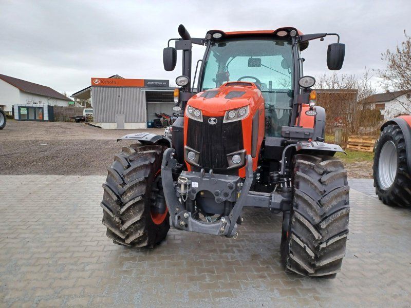Kubota M6-132