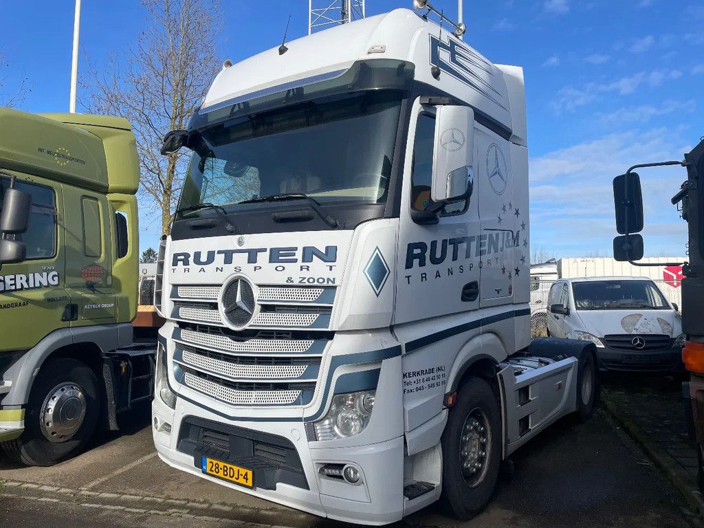 Mercedes-Benz Actros 1845 Gigaspace retarder MP4 Top zustand !