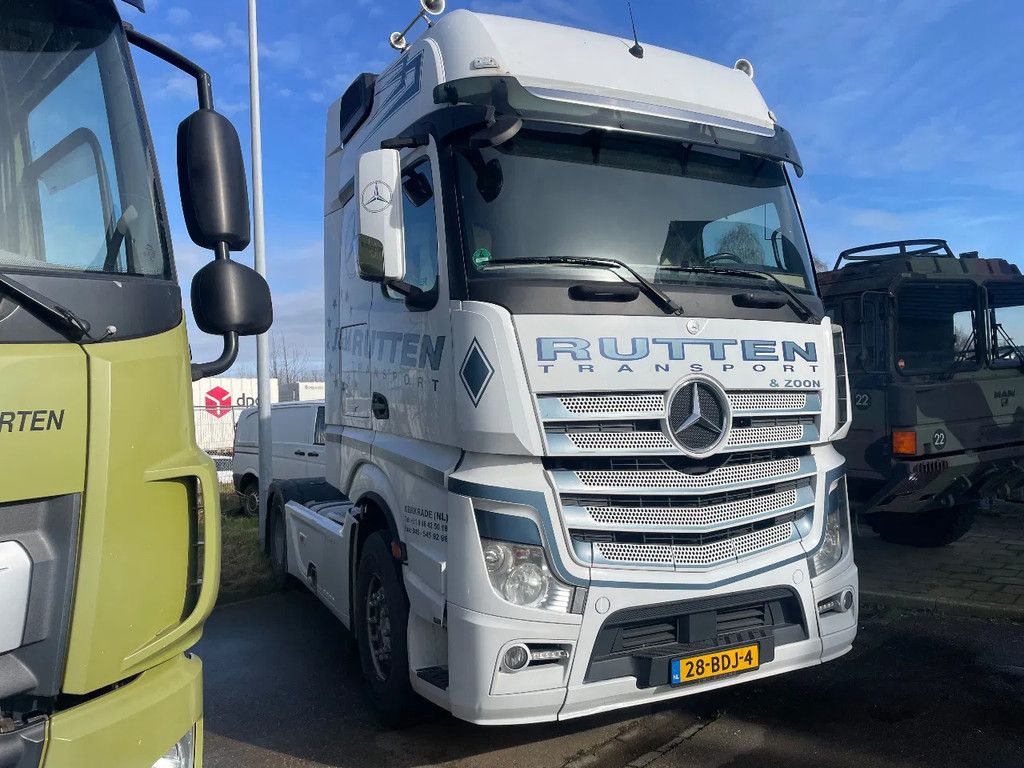 Mercedes-Benz Actros 1845 Gigaspace retarder MP4 Top zustand !