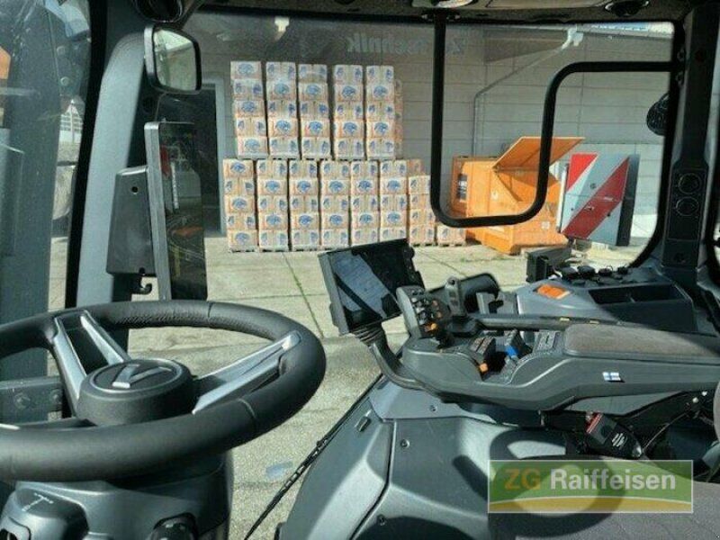 Valtra Q245