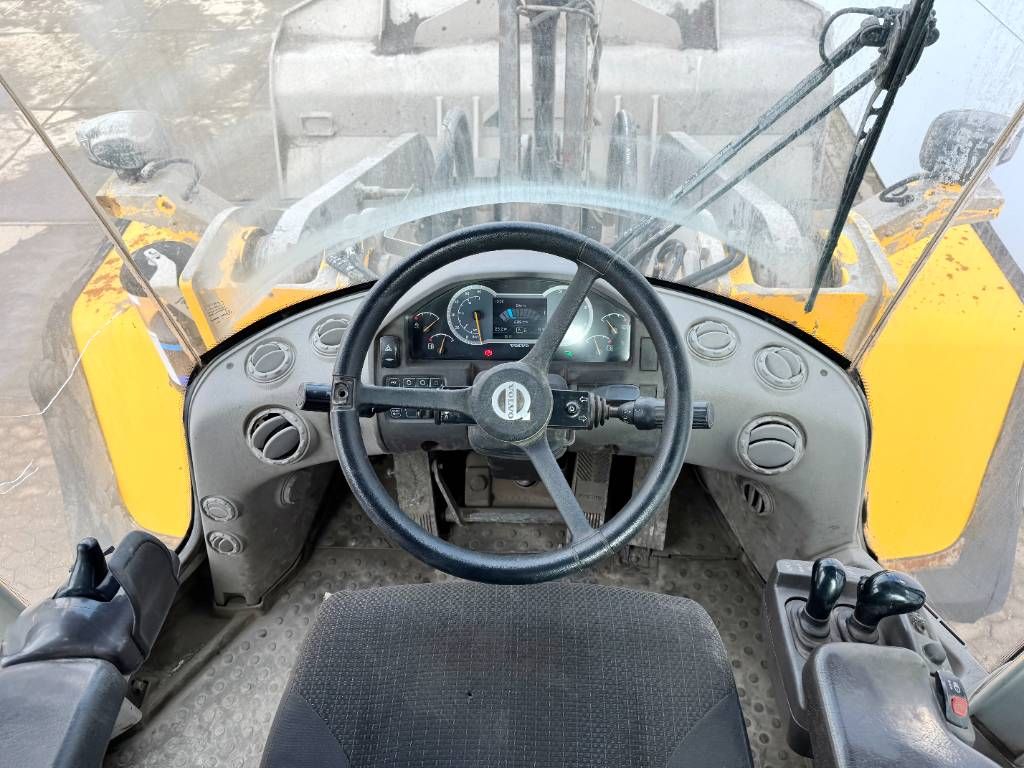 Volvo L220H - Dutch Machine / CDC Steering / Auto Lube