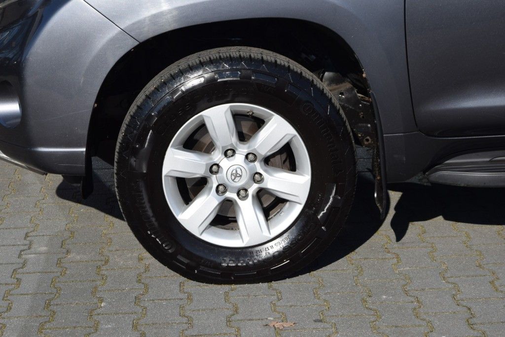Toyota Land Cruiser 150 2.8 D-4D 5DRS A/T VAN