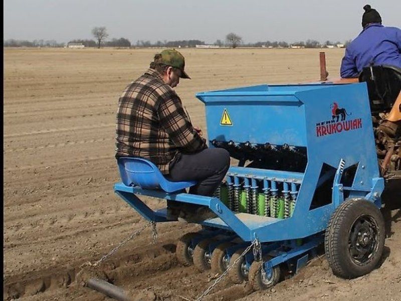 MD Landmaschinen KR Pflanzmaschine für Steckzwiebel S287