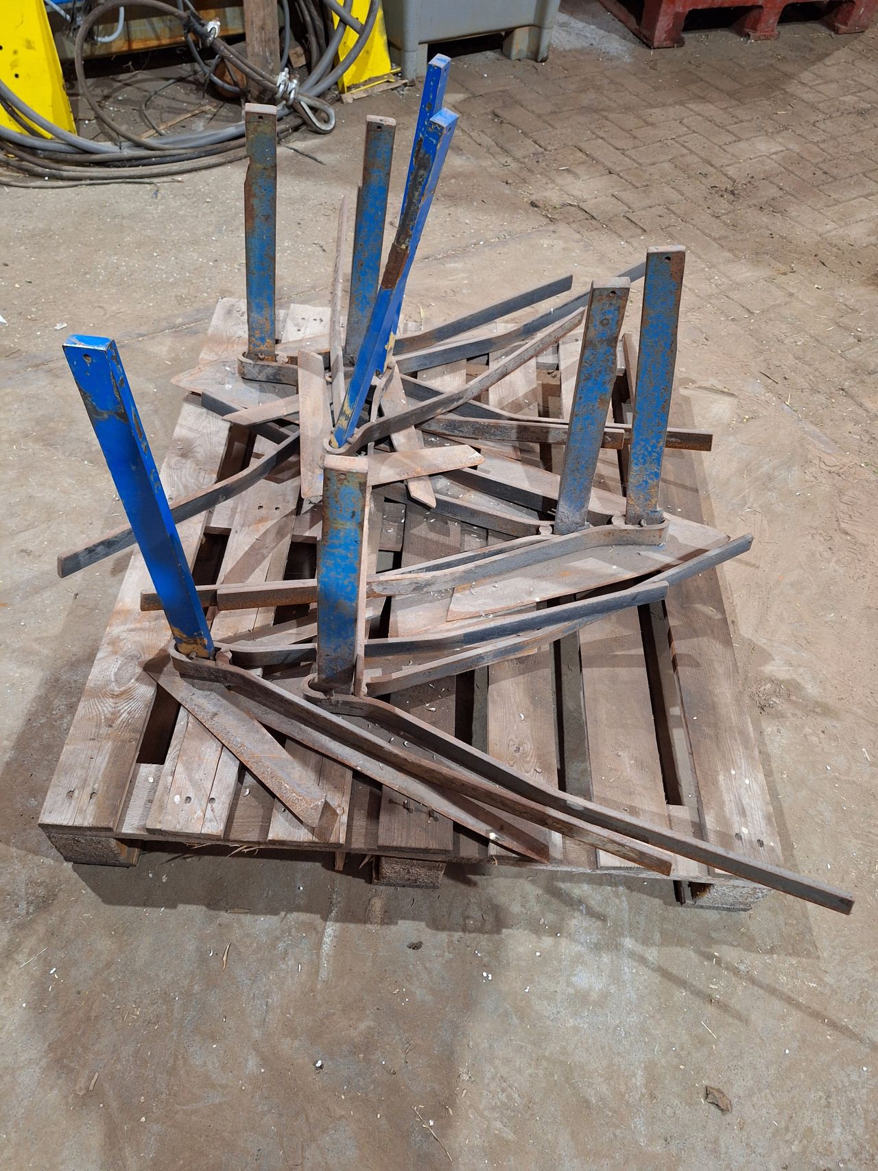 Aanaarders/schoffel elementen