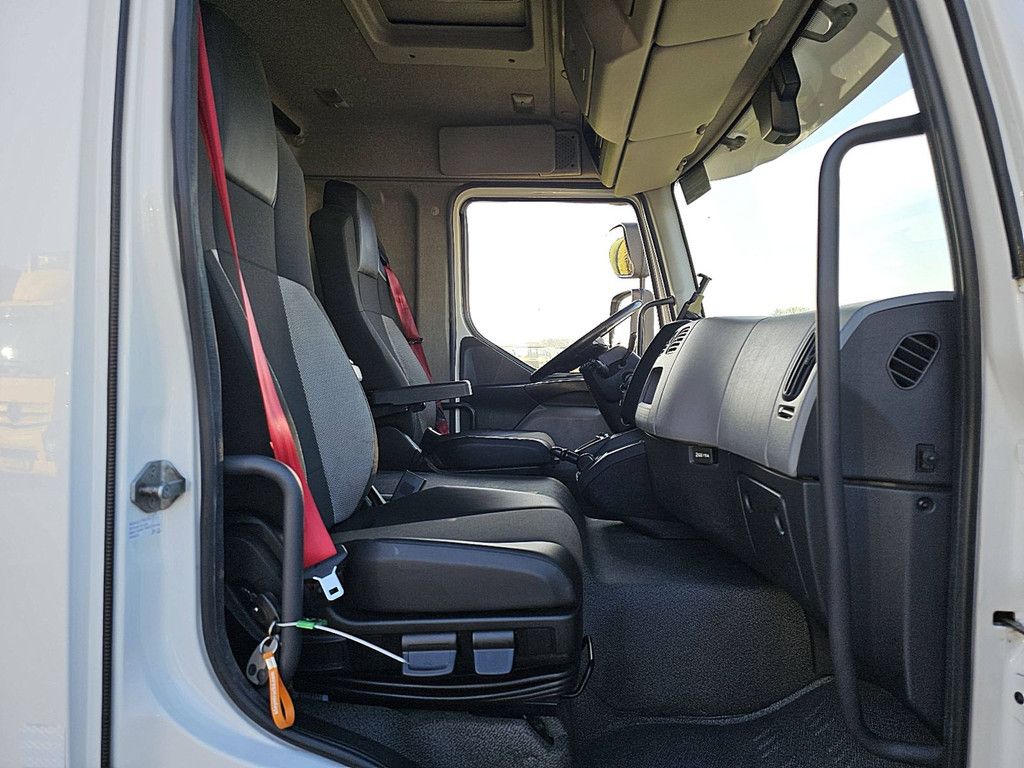 RENAULT D 220