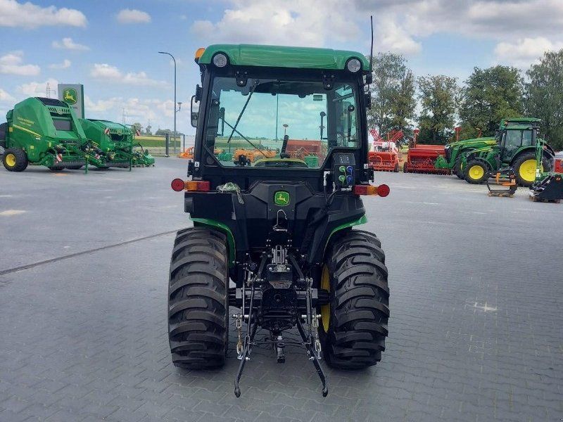 John Deere 3038E