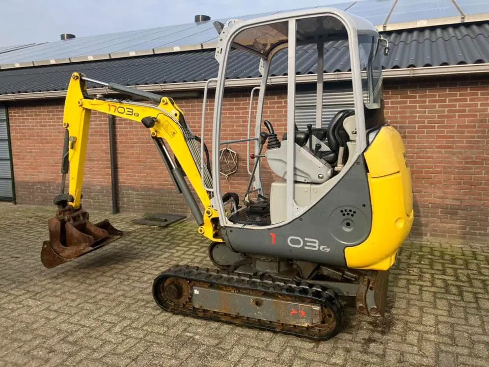 Neuson 1703 Minigraver Graafmachine