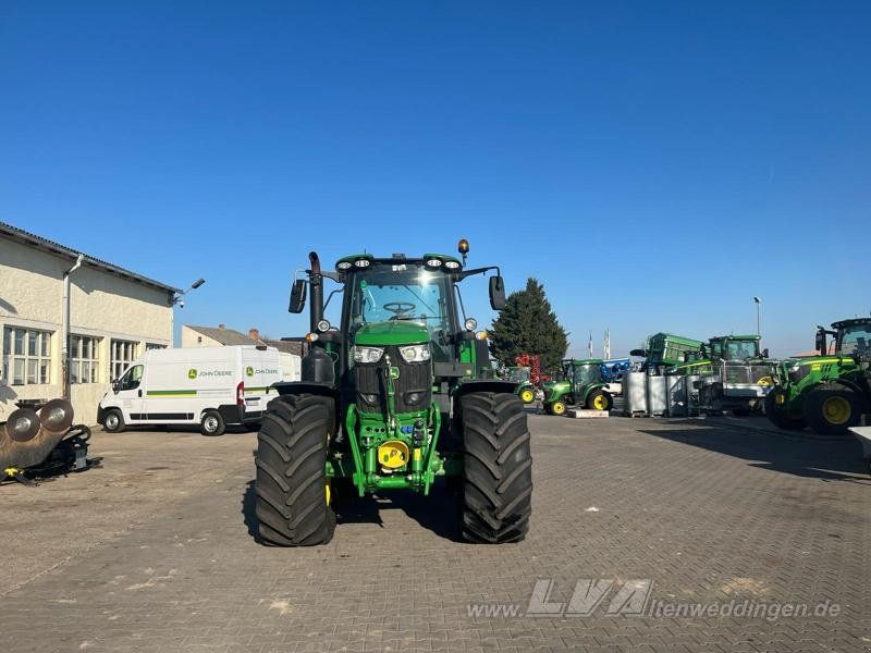 John Deere 6195M