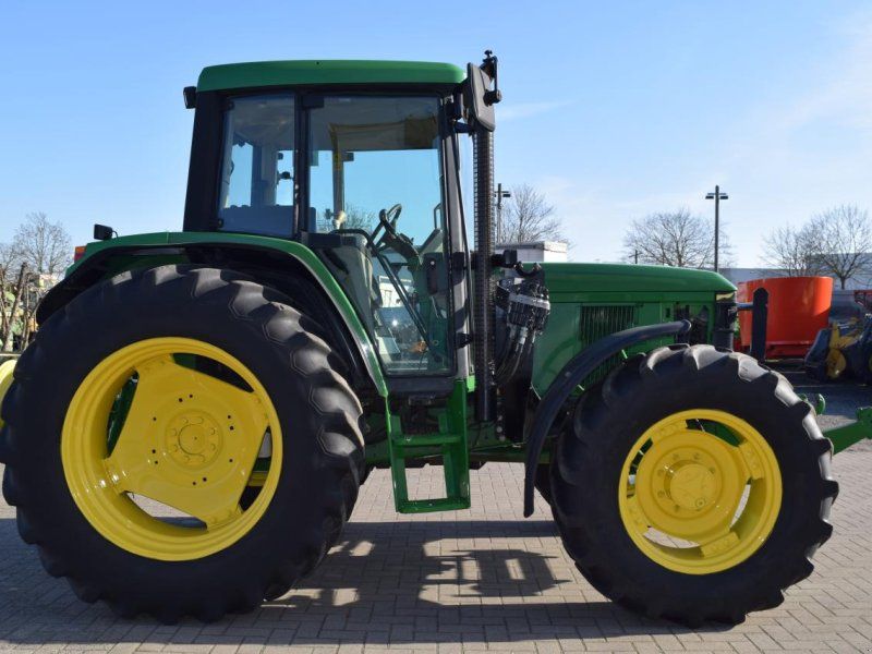 John Deere 6410