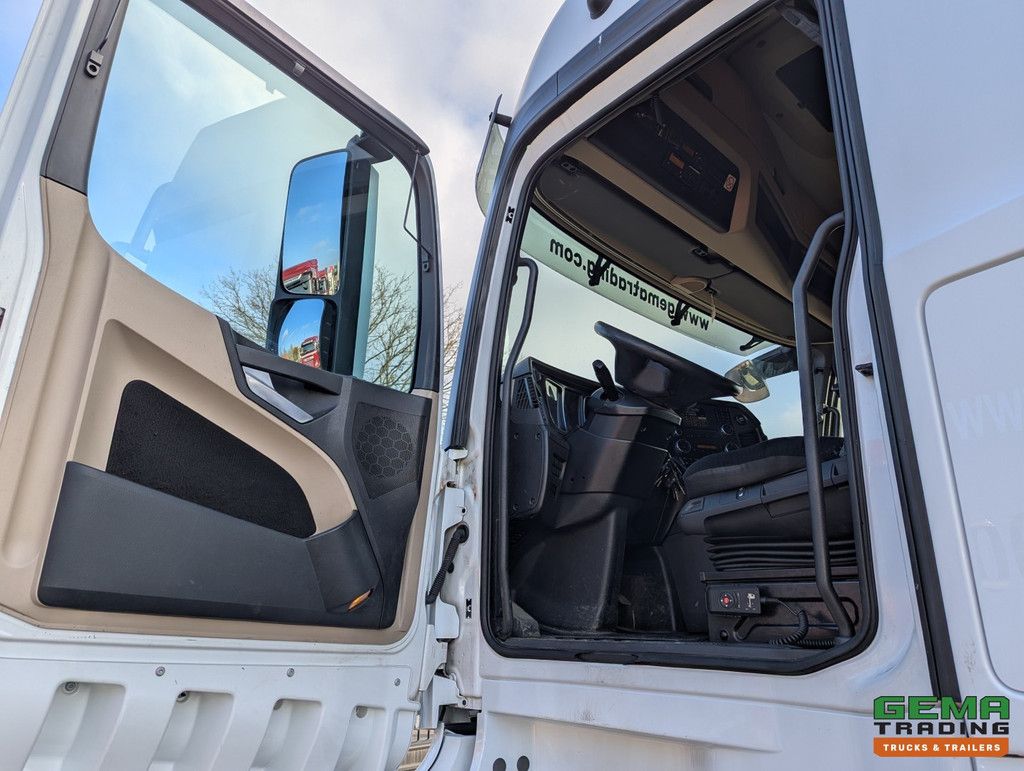 Mercedes-Benz Actros 3352 6x4 Bigspace Euro6 - Retarder - 277,000km - 120T - Hub reduction - Sliding dish - 04/2025APK 3658