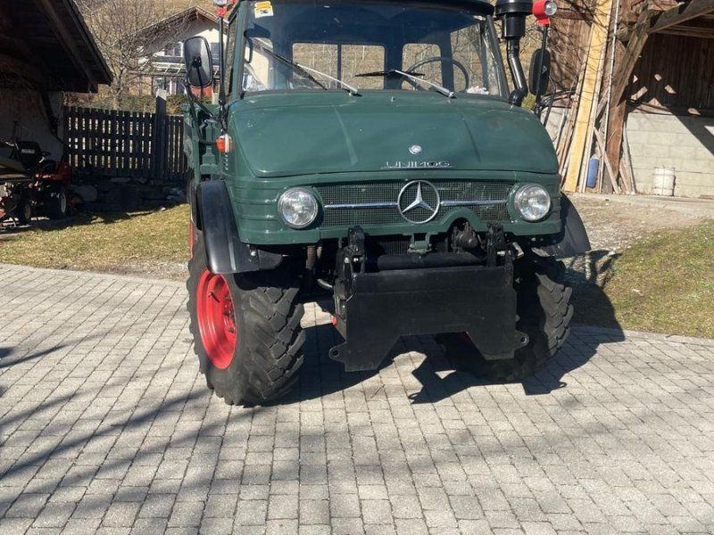 Mercedes Unimog 406